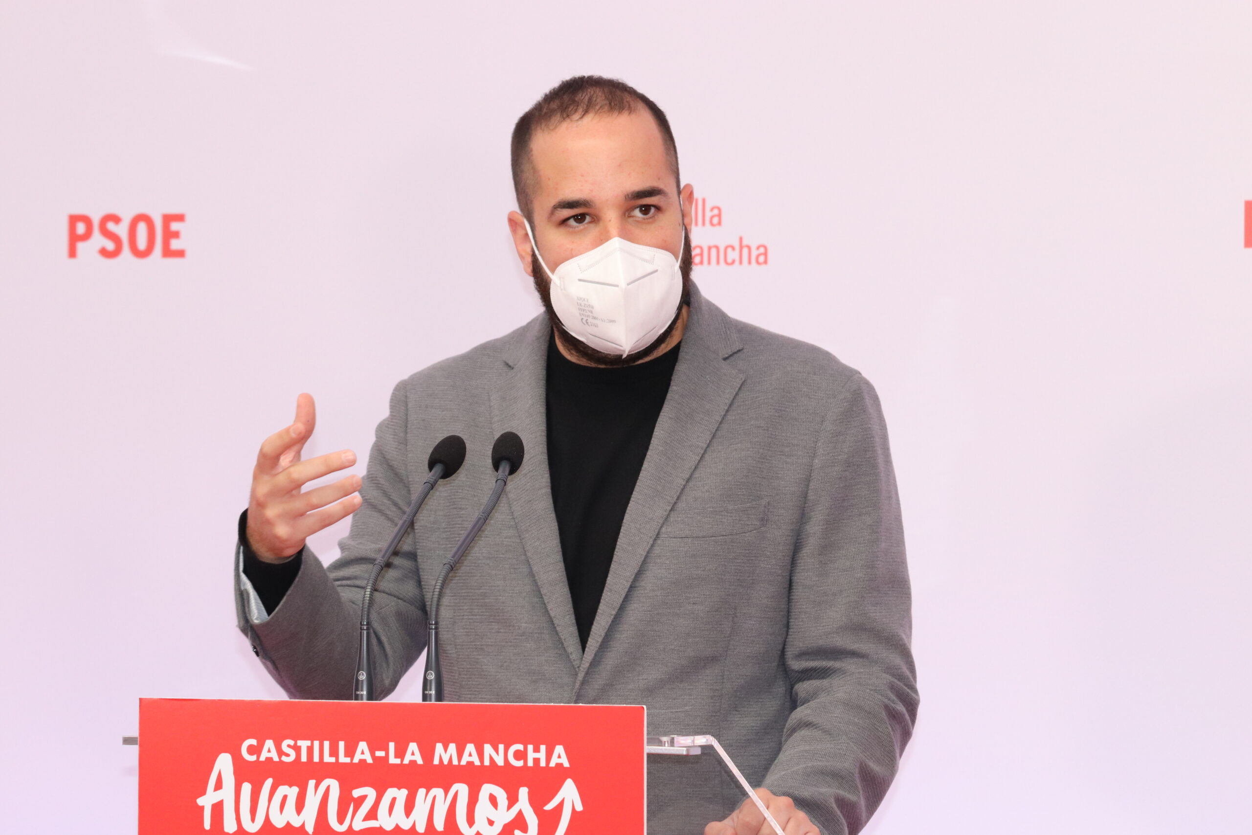 González defiende el “método Page” para “frenar la COVID y crear empleo” frente al “populismo de Núñez”