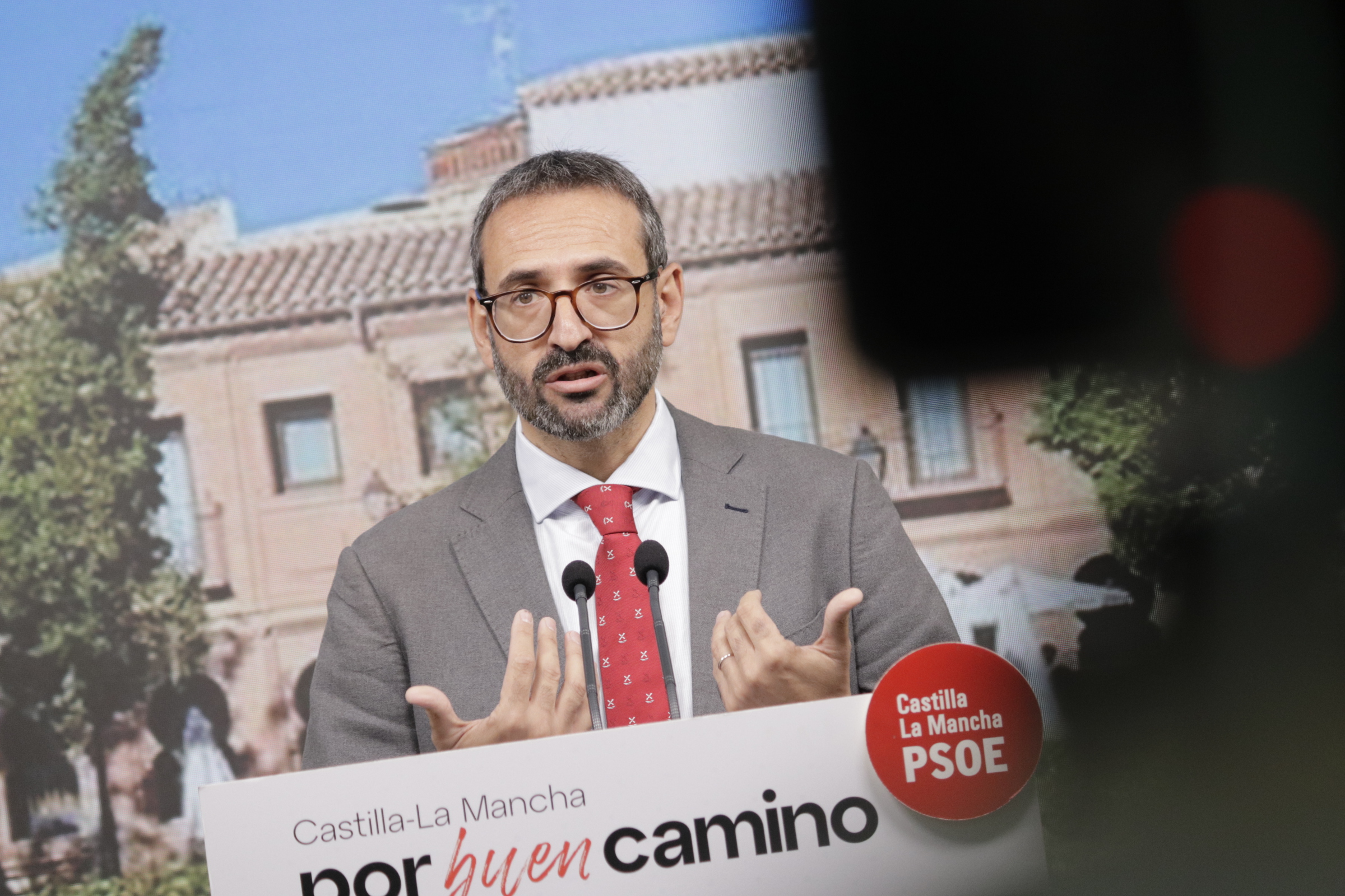 Gutiérrez acusa al PP de Núñez de actuar como “carroñeros políticos” con los incendios en CLM: “Todo el mundo ayudándose y ellos haciendo populismo”