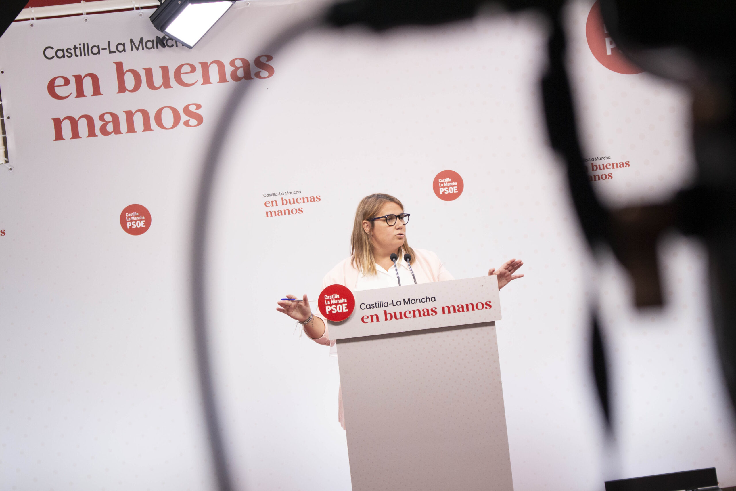 Tita García critica que Núñez quiera “tapar su cobardía y fracaso” en el congreso nacional del PP mientras le exige romper con Vox en CLM