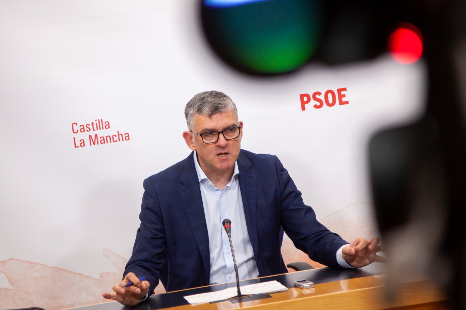 El PSOE reta a Núñez a que vaya al próximo pleno de Guadalajara y exija a la alcaldesa del PP que derogue su “brutal” subida de impuestos