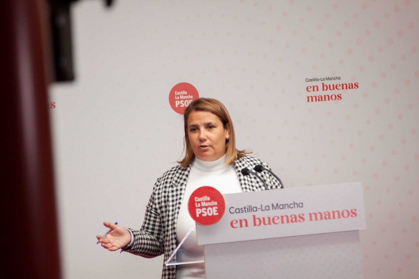 Tita García recuerda a Núñez que la “gran diferencia” es que Page hace rebajas fiscales “para la mayoría” y “el PP solo para unos pocos”