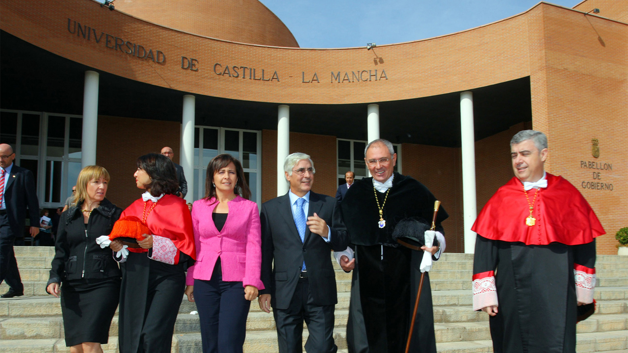 El presidente Barreda pide la complicidad de la Universidad para un desarrollo más óptimo