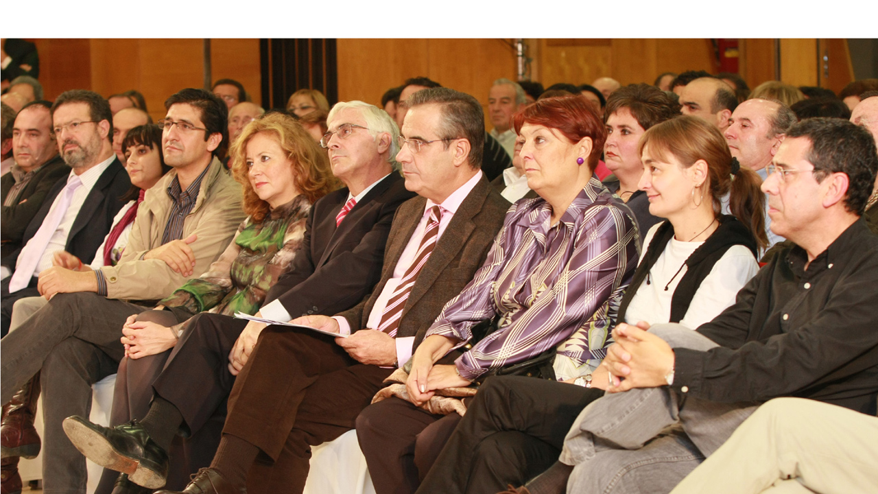 Barreda y Corbacho reivindican la ideología y la política como herramientas para superar la actual crisis económica