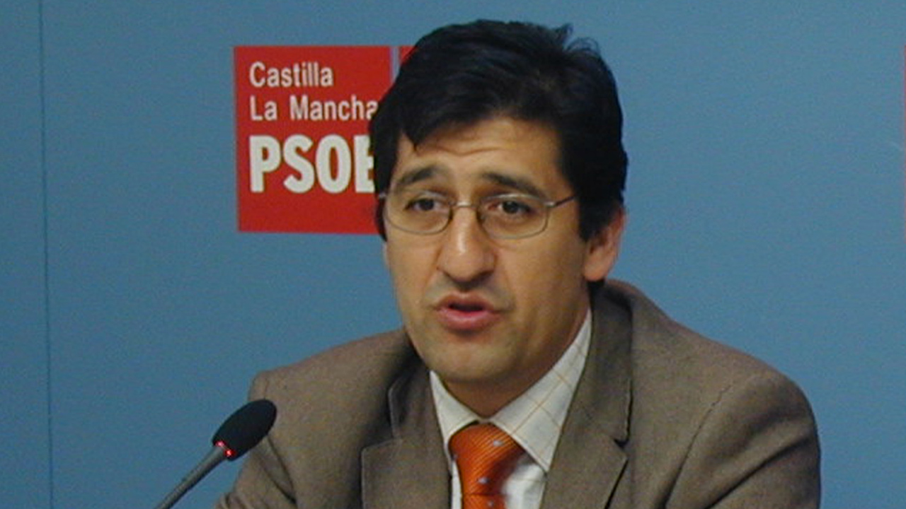 “De Cospedal ve la paja en el ojo ajeno pero no la viga en el propio”