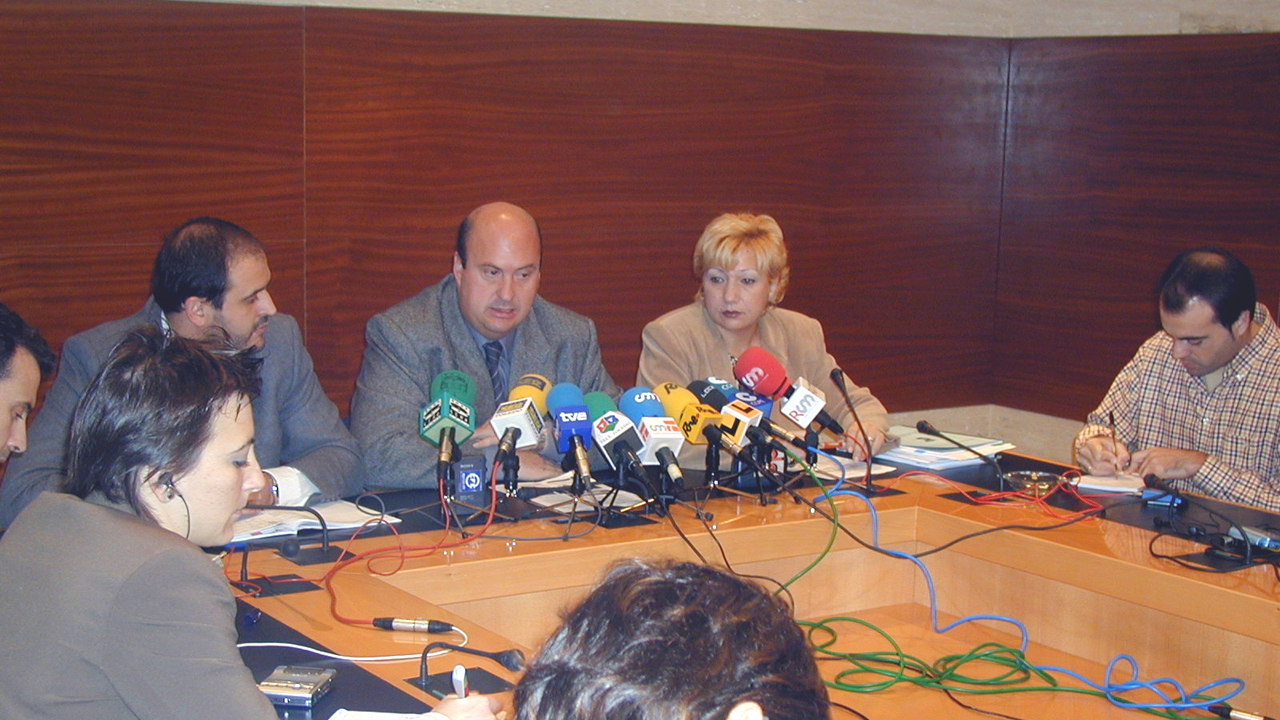 El PSOE acusa a PP de devaluar el debate de los Presupuestos y critica su falta de seriedad