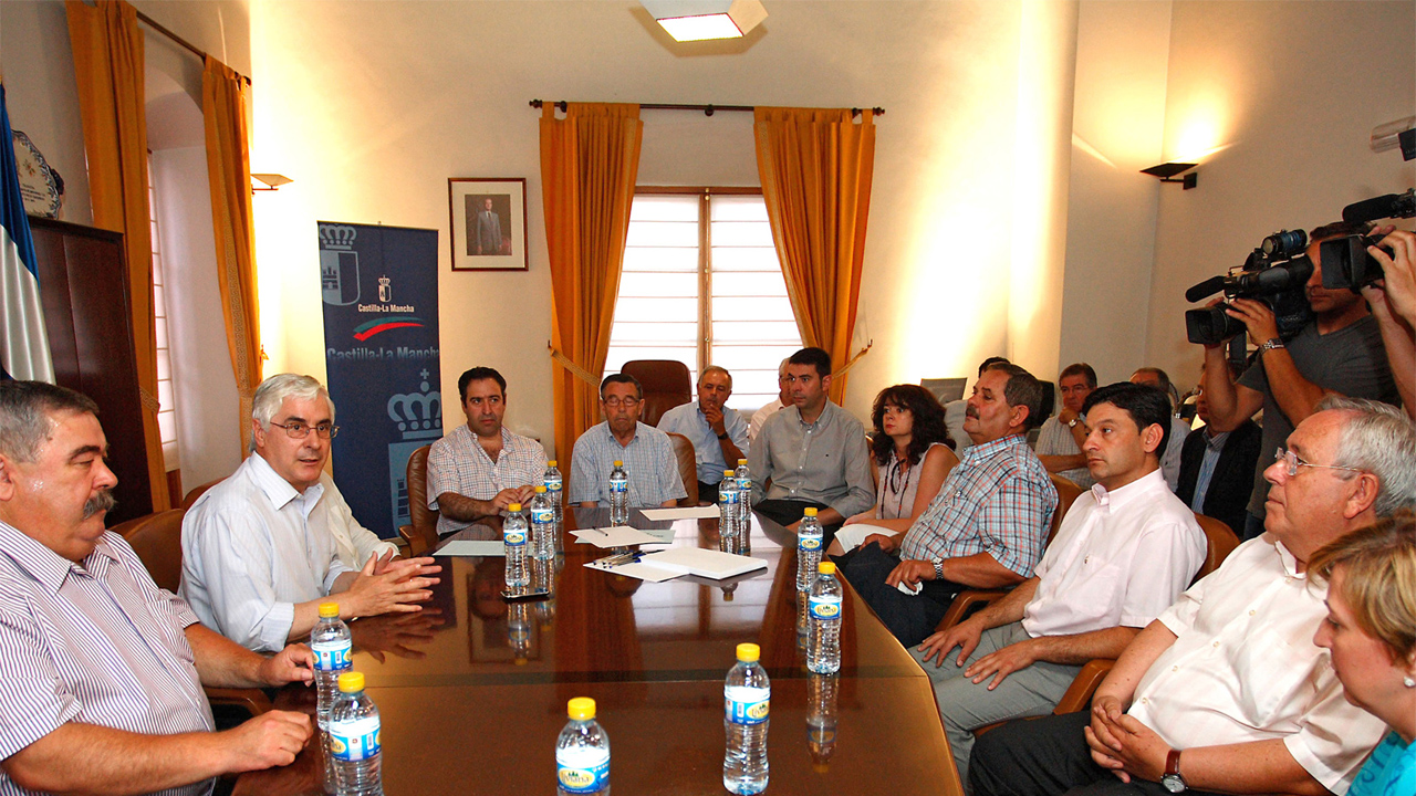 “Los castellano-manchegos seremos firmes en la defensa del agua que es un recurso vital para nuestra tierra”