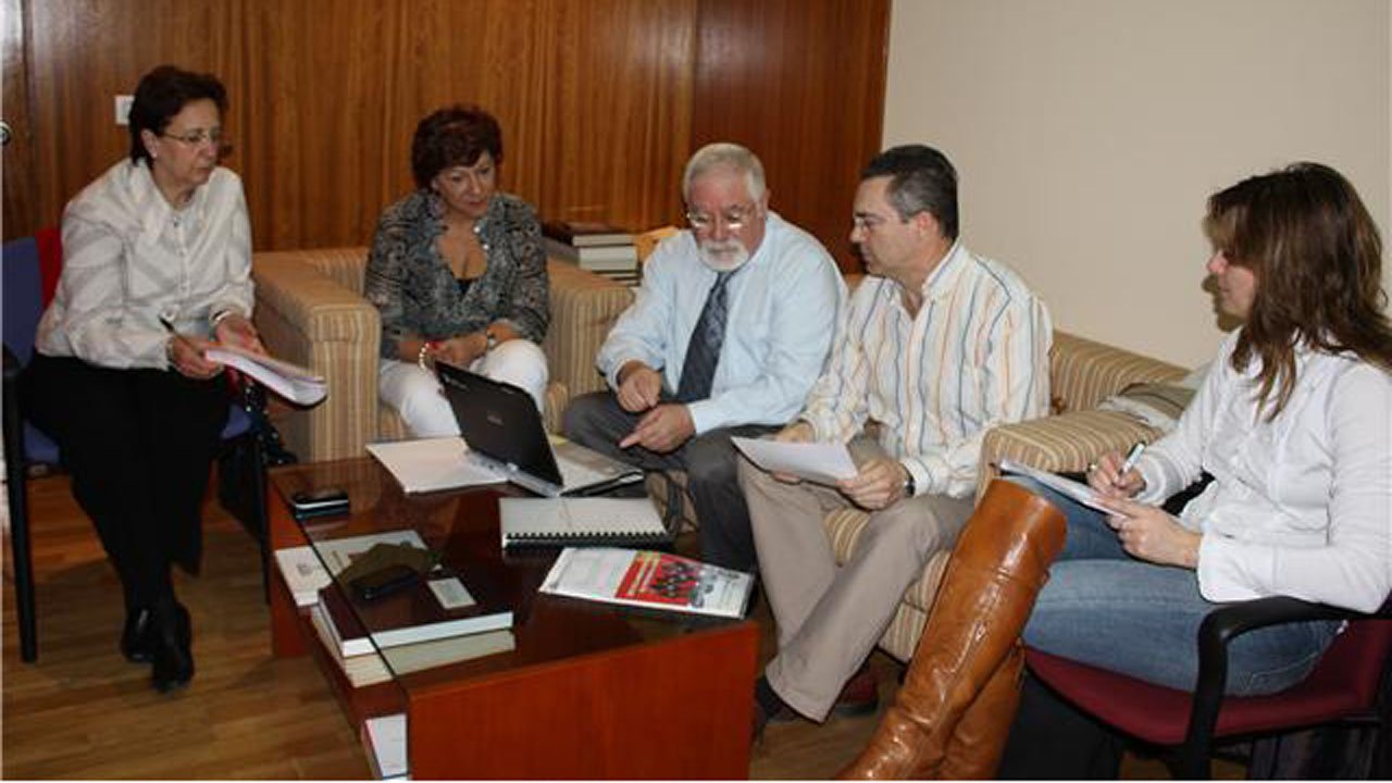 Representantes del Grupo Socialista y de ANPE analizaron la Ley de Educación Regional