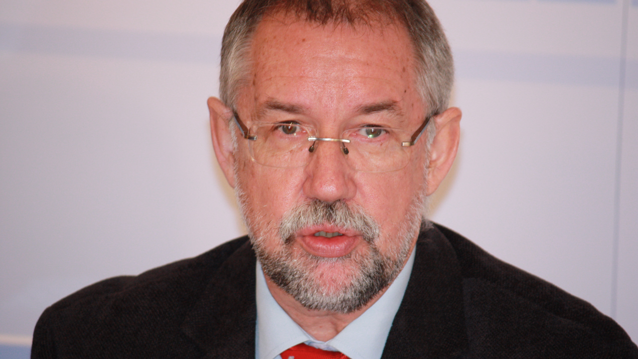 El PSOE pide a Cospedal que renuncie a su escaño en C-LM por aceptar «humillantemente» el ‘no’ al Estatuto