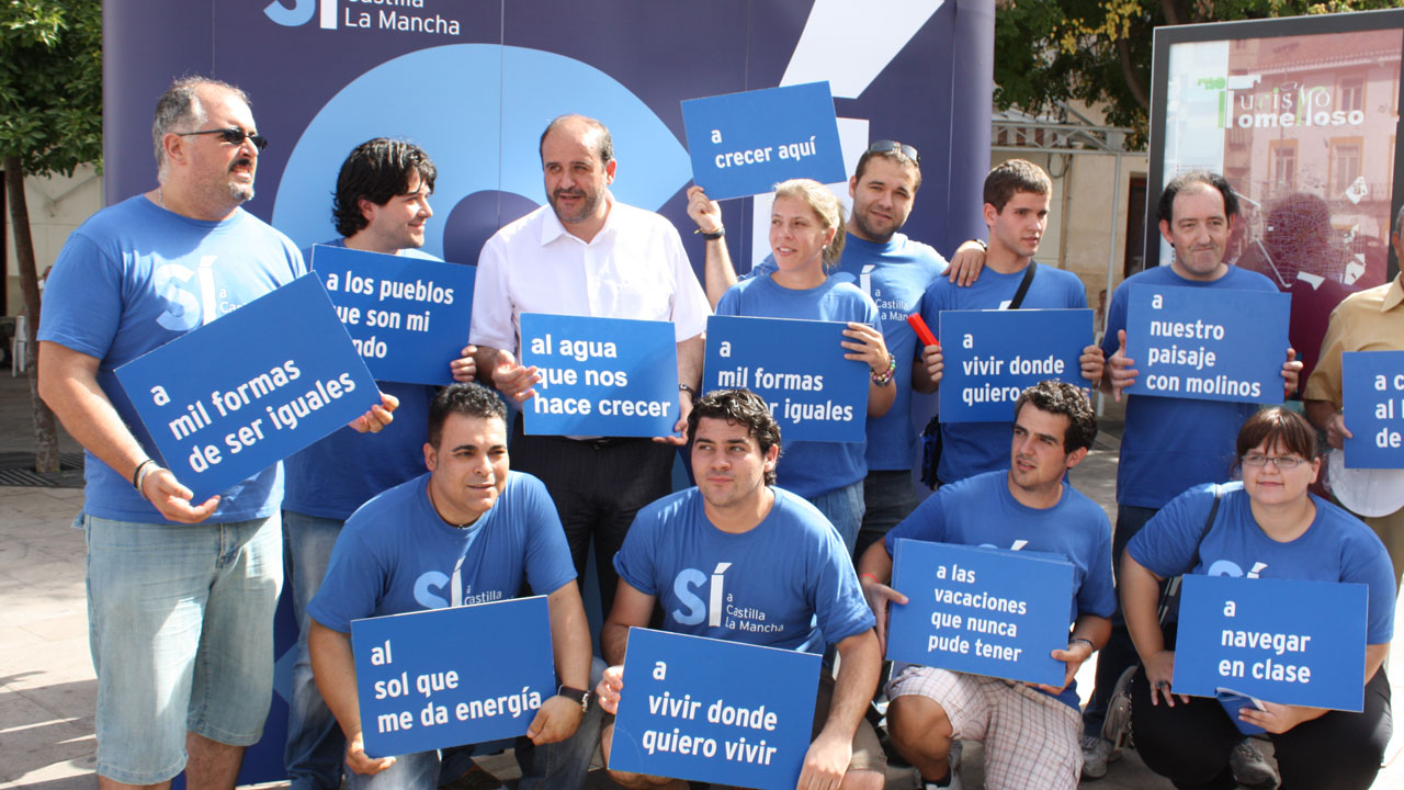 Martínez Guijarro destaca que el objetivo es acercarse a los ciudadanos para que conozcan el trabajo realizado por los socialistas
