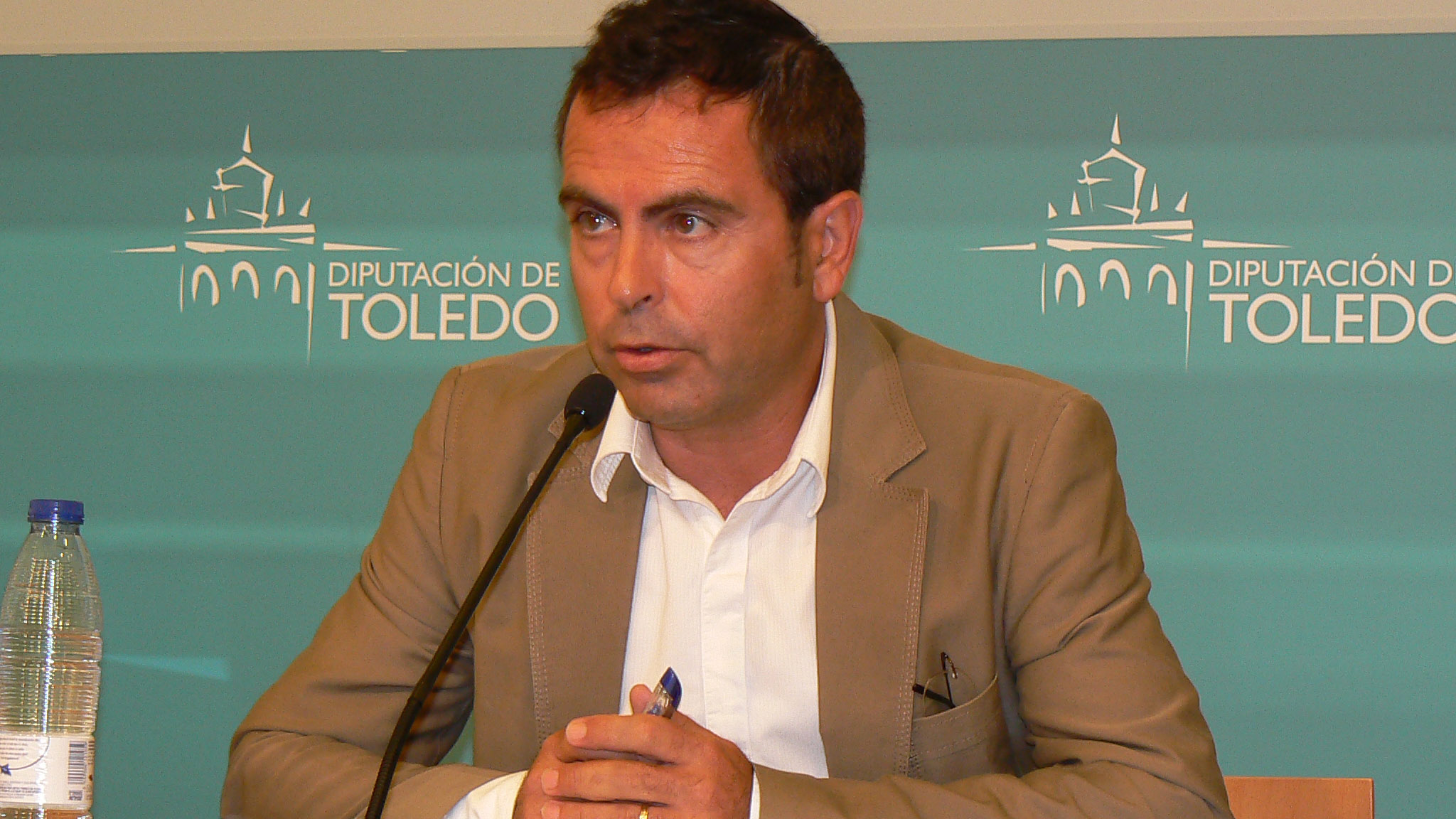 “Con el sueldo de De Cospedal, la Diputación paga a 240 monitores”