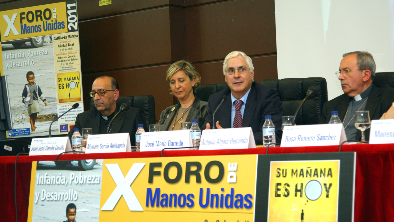 «Podemos presumir de la política de cooperación internacional de la Región»