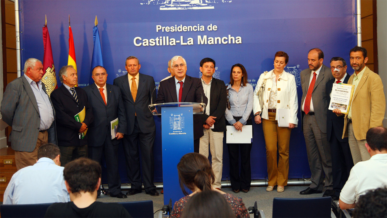 Barreda lidera una propuesta nacional que contribuya a garantizar el futuro del sector olivarero