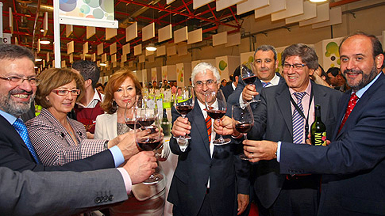 Barreda asegura que la viña y el vino no son cosa del pasado, sino del presente y del futuro, y FENAVIN juega un papel clave para conseguirlo