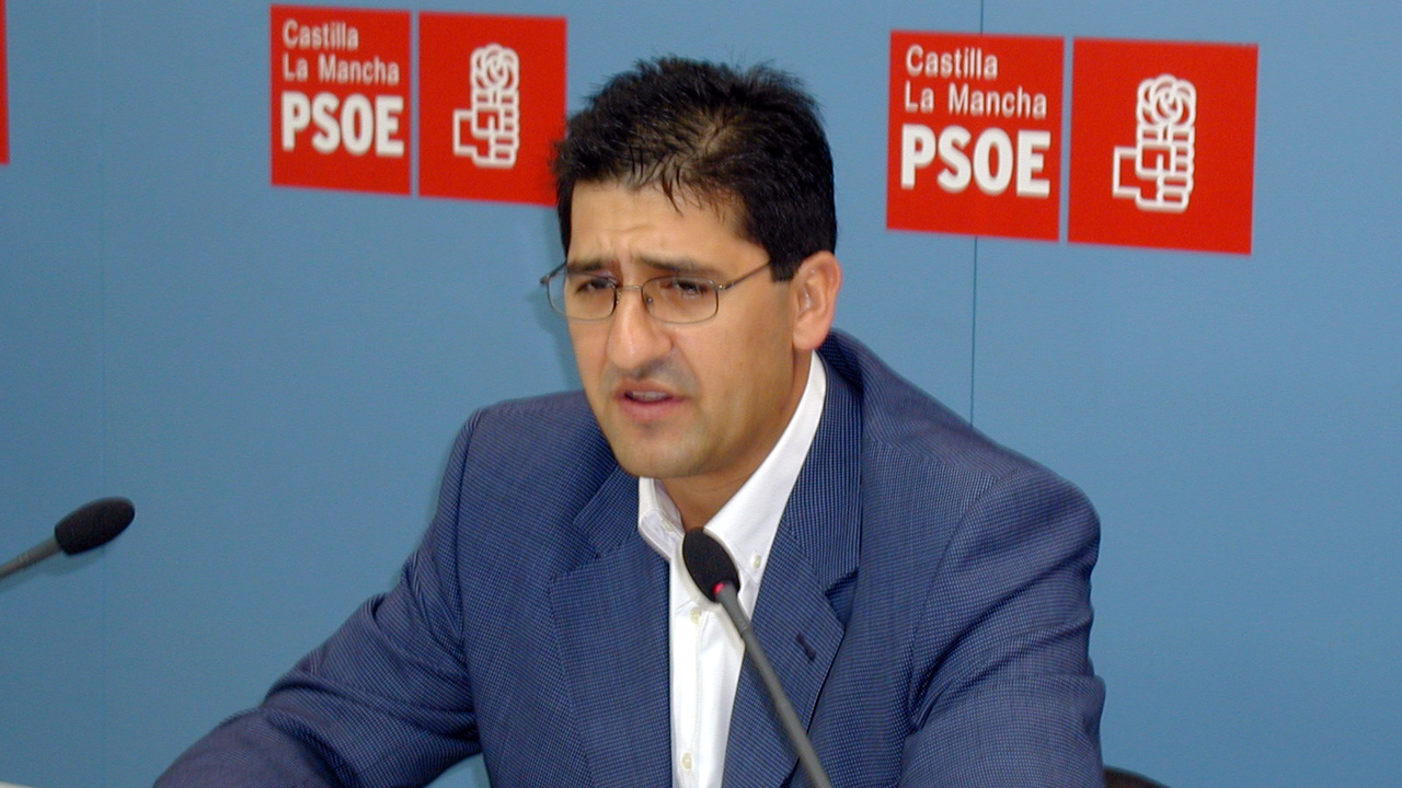 ‘Molina no dice ni mú y Zaplana viene a C-LM a hablar de lo que el PP regional no es capaz’