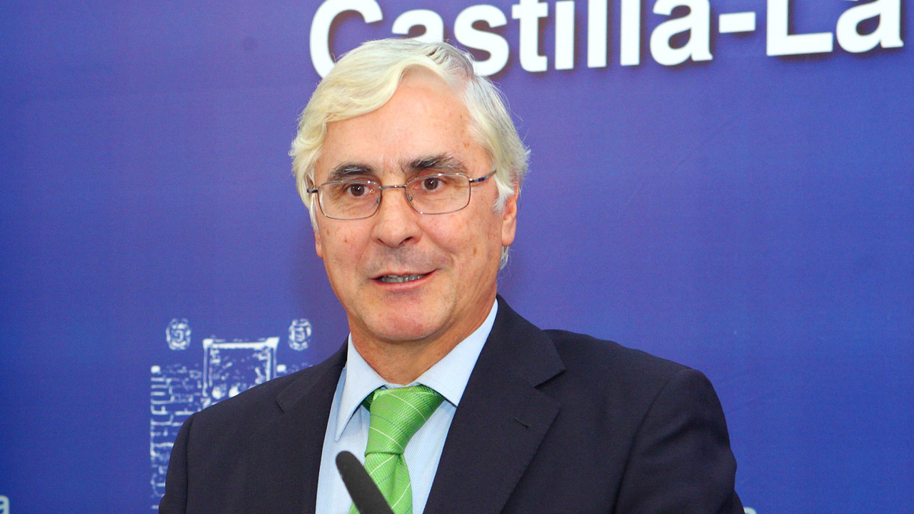 “Teníamos un déficit peor: de colegios, de hospitales. No me arrepiento”