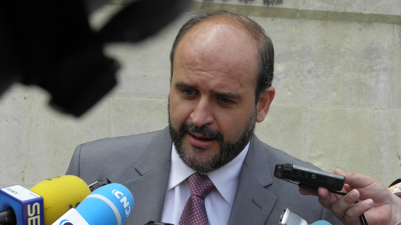 “Lo que tiene que hacer De Cospedal es dejar de reinar y ponerse a gobernar“