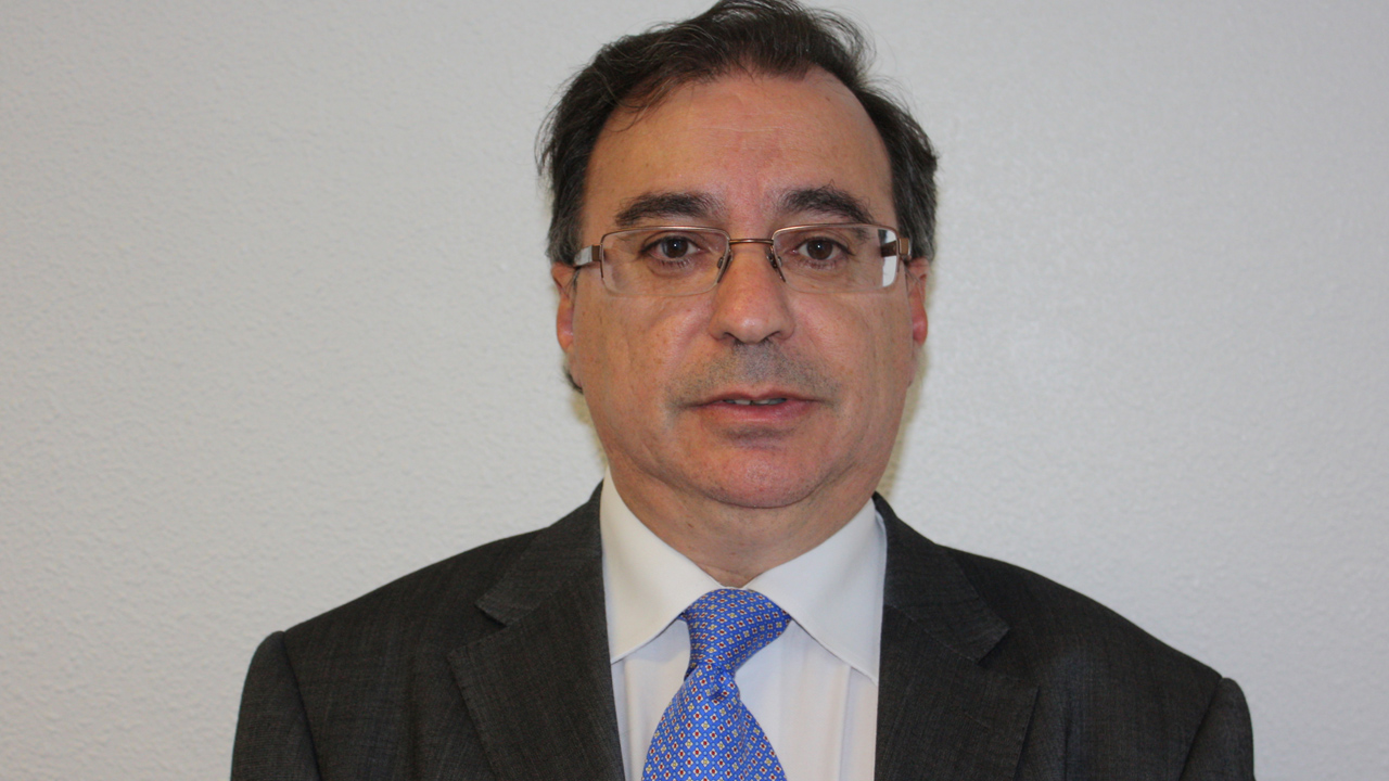 “Quien ha dejado de pagar a los farmacéuticos es Echaniz y De Cospedal”