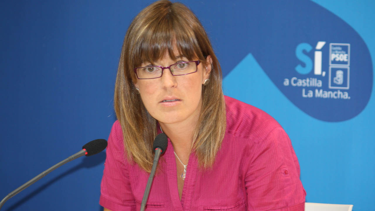 “Es lamentable que mientras se agudiza el conflicto de las farmacias, De Cospedal siga de vacaciones”