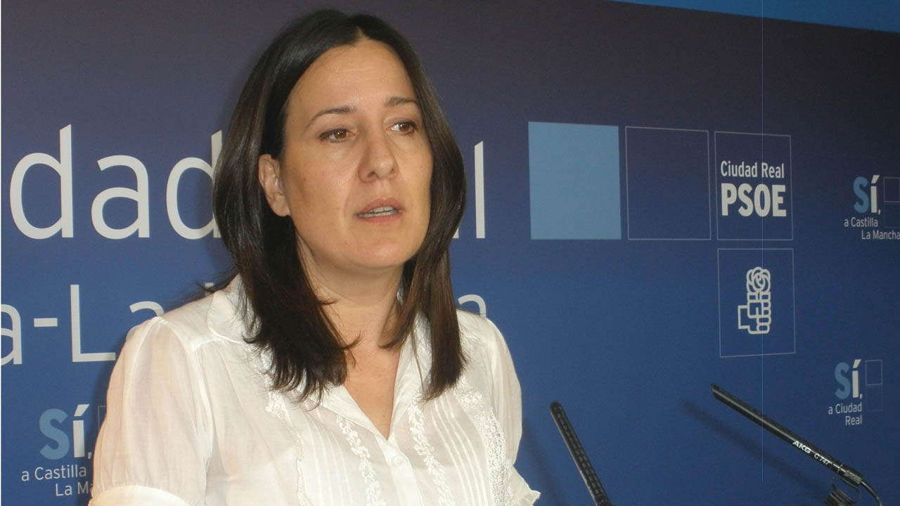 Fernández lamenta que el Gobierno de Cospedal agrave el conflicto “al tensar la cuerda y retar a los farmacéuticos”