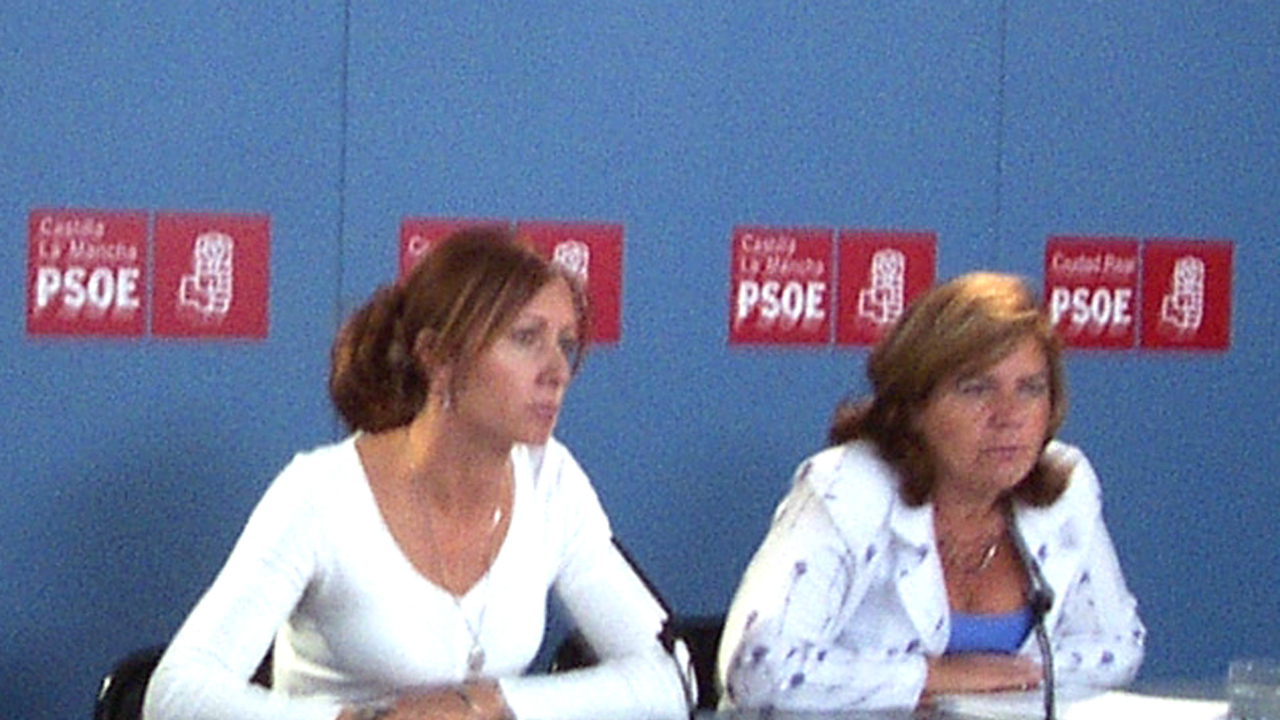 Fernández (PSOE) señala la paz social como una de las razones para el descenso del paro en la región