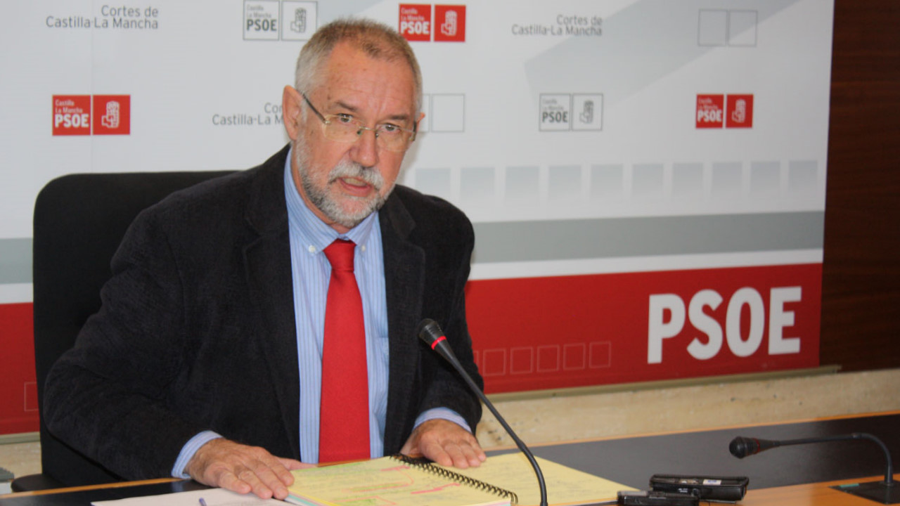 “Los recortes brutales de Cospedal a los derechos de los ciudadanos son por ideología, no por economía”