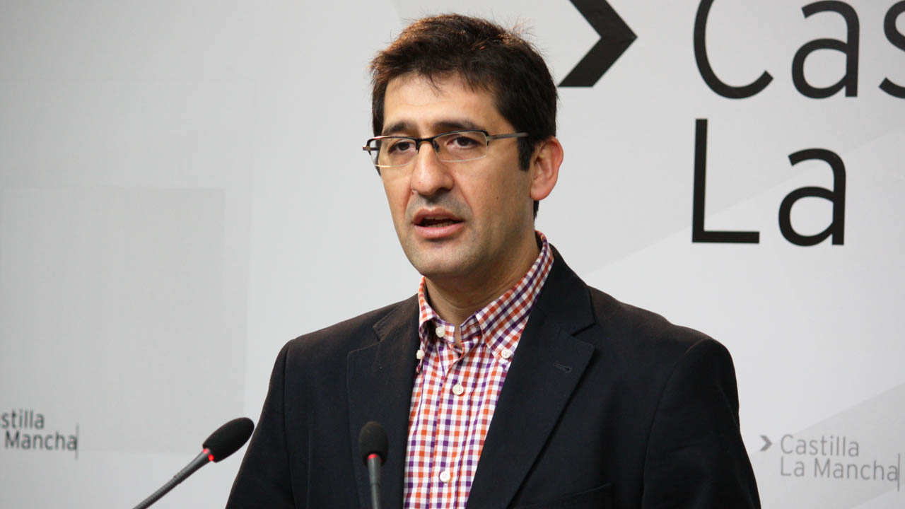 “El proyecto de Ley de Recortes de Cospedal provoca miles de parados y el desmantelamiento de los servicios públicos”