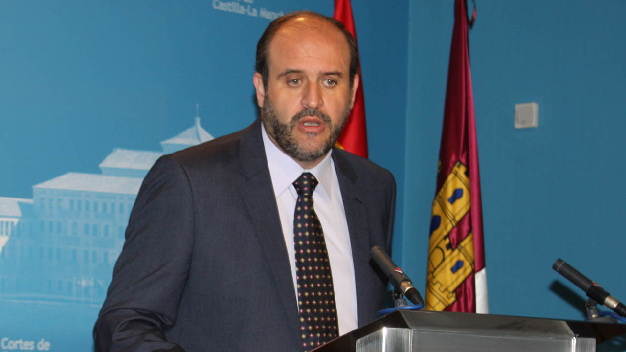 Guijarro: “Cospedal es la única dentro del PP que no acepta que, o se modifican los objetivos de déficit, o desmantelamos el estado del bienestar”