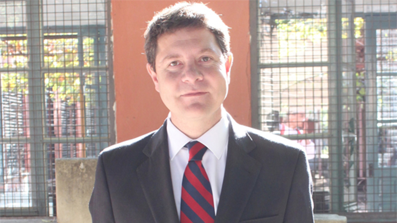 “Pido al Gobierno que ponga ya en marcha los planes de empleo. Cada día hay más parados y menos gente que acepta culpen de todo a los Reyes Católicos