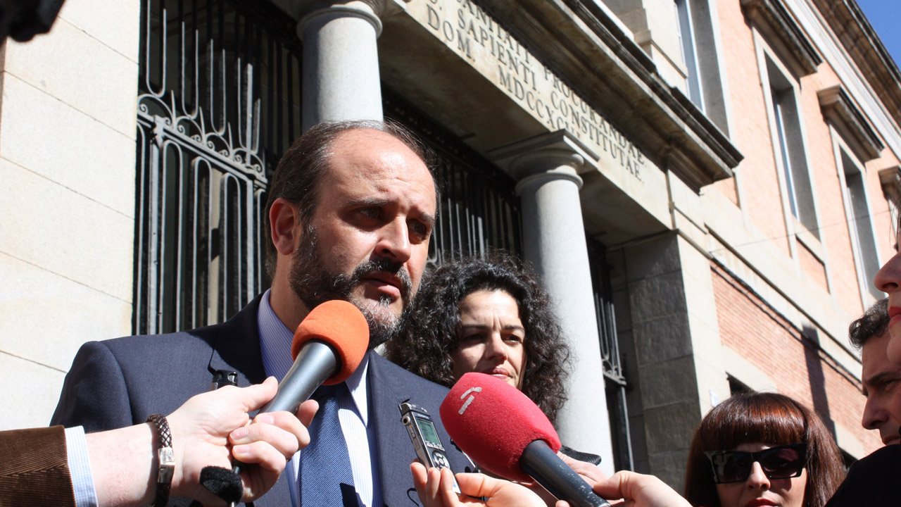 Guijarro: “Queremos saber a quién ha pagado Cospedal los 800 millones de euros que ha tenido en los últimos 6 meses de 2011”