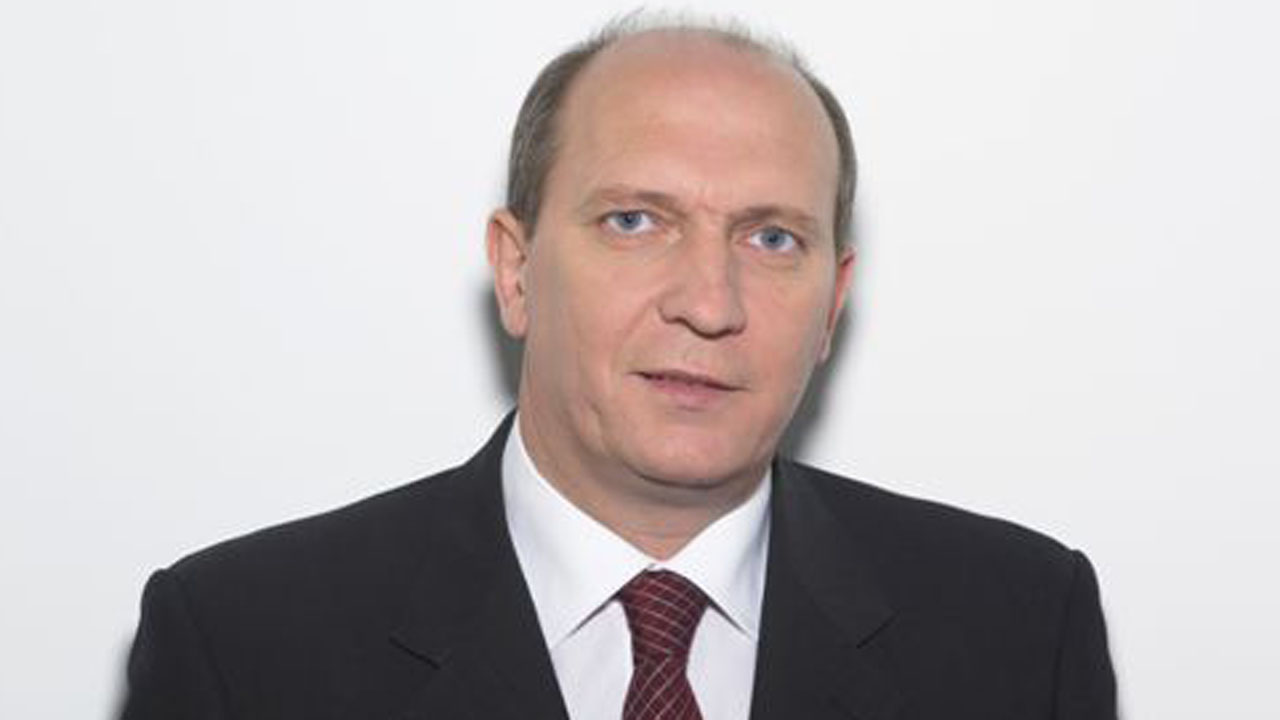 Alique acusa al gobierno de no apoyar a la industria y le reclama que aclare cuál va a ser su política para mejorar la competitividad y generar empleo