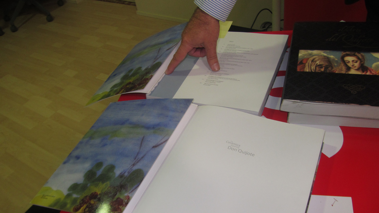 Mora: “El Gobierno de Cospedal censura y manipula libros que luego reparte en FARCAMA”