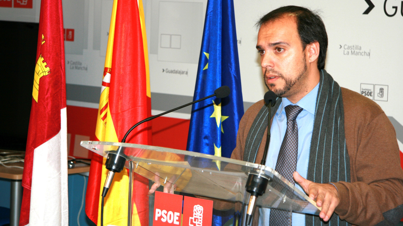 “Solo aprueban a Rajoy los defraudadores, los banqueros y los más ricos”