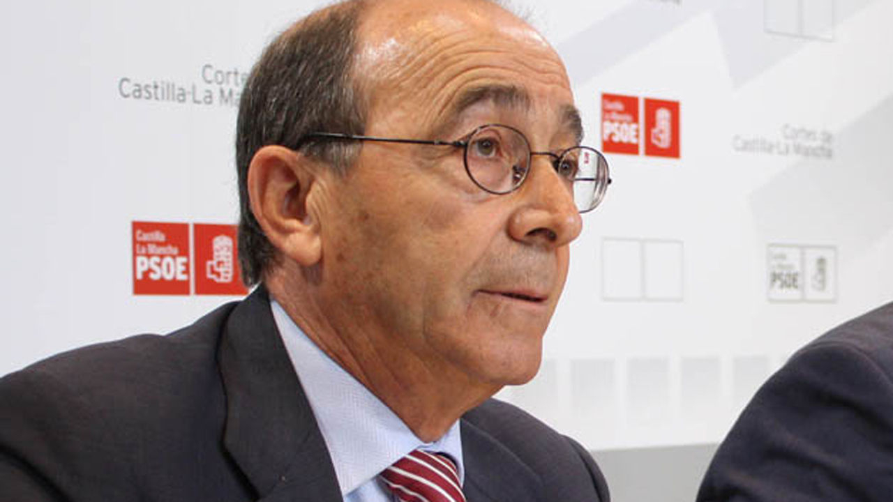 Los alcaldes del PSOE abandonan el Consejo regional de Municipios ante la negativa de Lucas-Torres y el PP de debatir sobre la reforma de la administración local y la deuda de la Junta