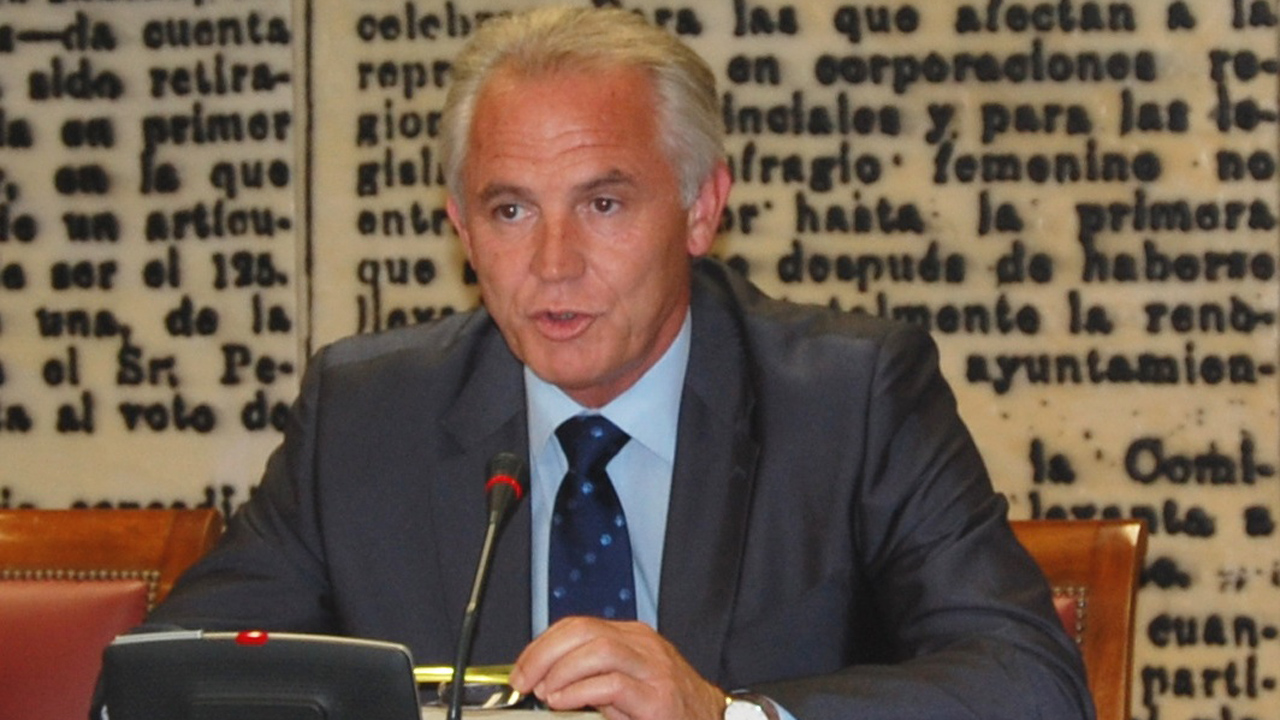 Camacho dice que Cospedal «viene a Talavera a escondidas»