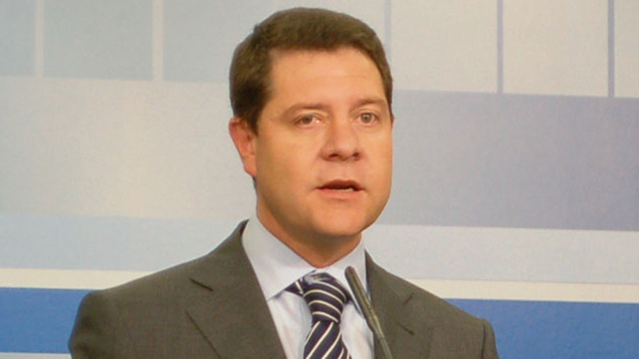 ”Cospedal ya no sabe qué hacer para no dar ruedas de prensa en Génova y contestar a las tres preguntas clave que lleva dos meses esquivando”