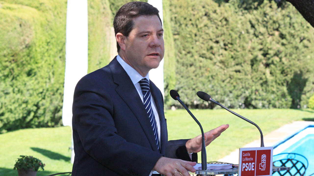 García-Page: ”Me comprometo a firmar con Cospedal un documento antes del 15 de junio para crear 32.000 empleos si ella quiere”