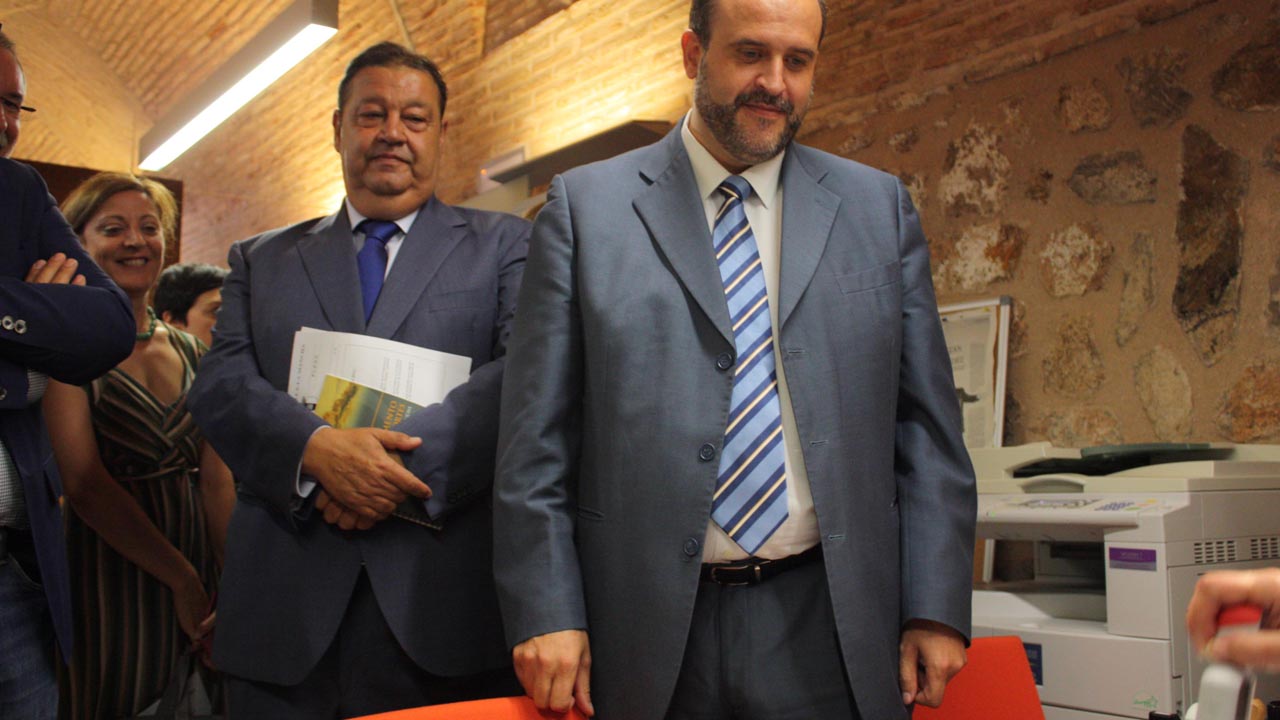 El Grupo Socialista presenta un escrito pidiendo la dimisión de Cospedal y la convocatoria de elecciones en C-LM