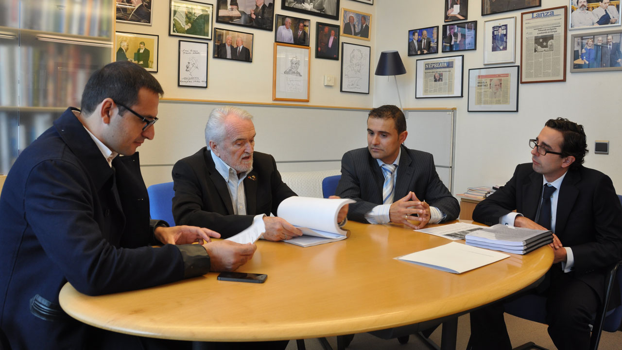Socialistas españoles denuncian ante CE retrasos ayudas a gobiernos locales