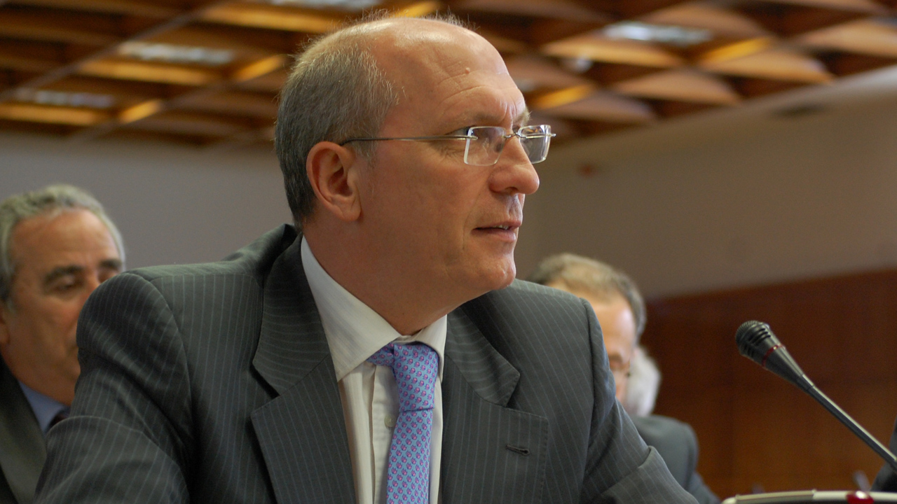 Alique asegura que la recuperación económica está muy lejos de dejarse sentir en el mercado de trabajo y reclama al Gobierno una apuesta decidida por las políticas sectoriales activas