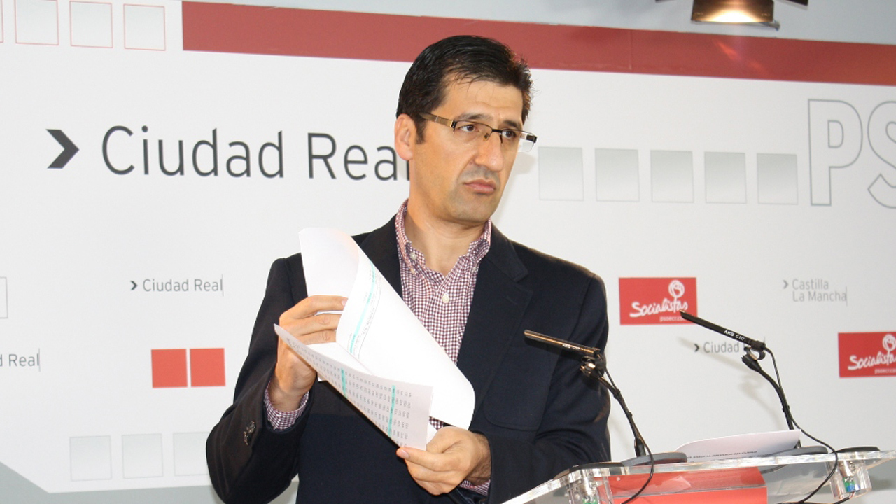 Los ayuntamientos del PSOE barajan una denuncia conjunta de ante el Defensor del Pueblo por la gravedad de los recortes en servicios sociales básicos