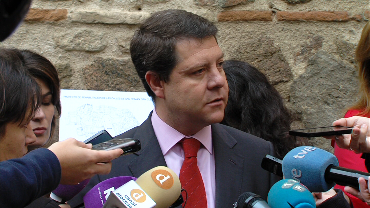 García-Page: “El Gobierno de Cospedal solo sabe echar. Echa a trabajadores, echa abajo las obras y echa la culpa de todo a los demás, ahora con el déficit”