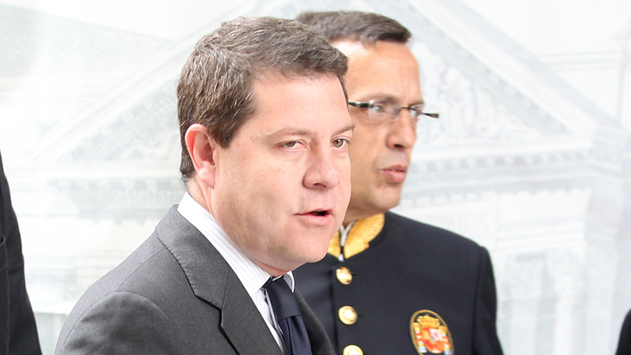 García-Page preguntará en el Senado sobre las alternativas del Gobierno al cierre de las plantas de purines