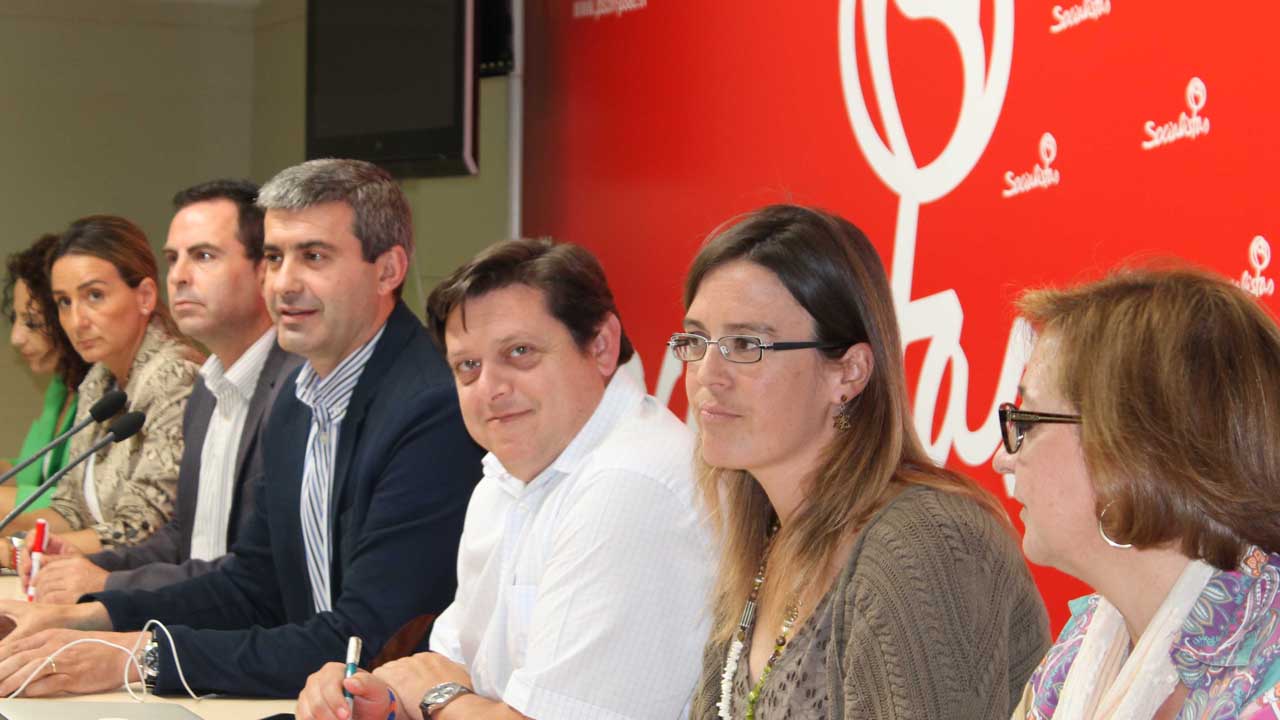 Padilla. «El PP impone noticias falsas y burdas mentiras para que no se hable del paro y las elecciones europeas»