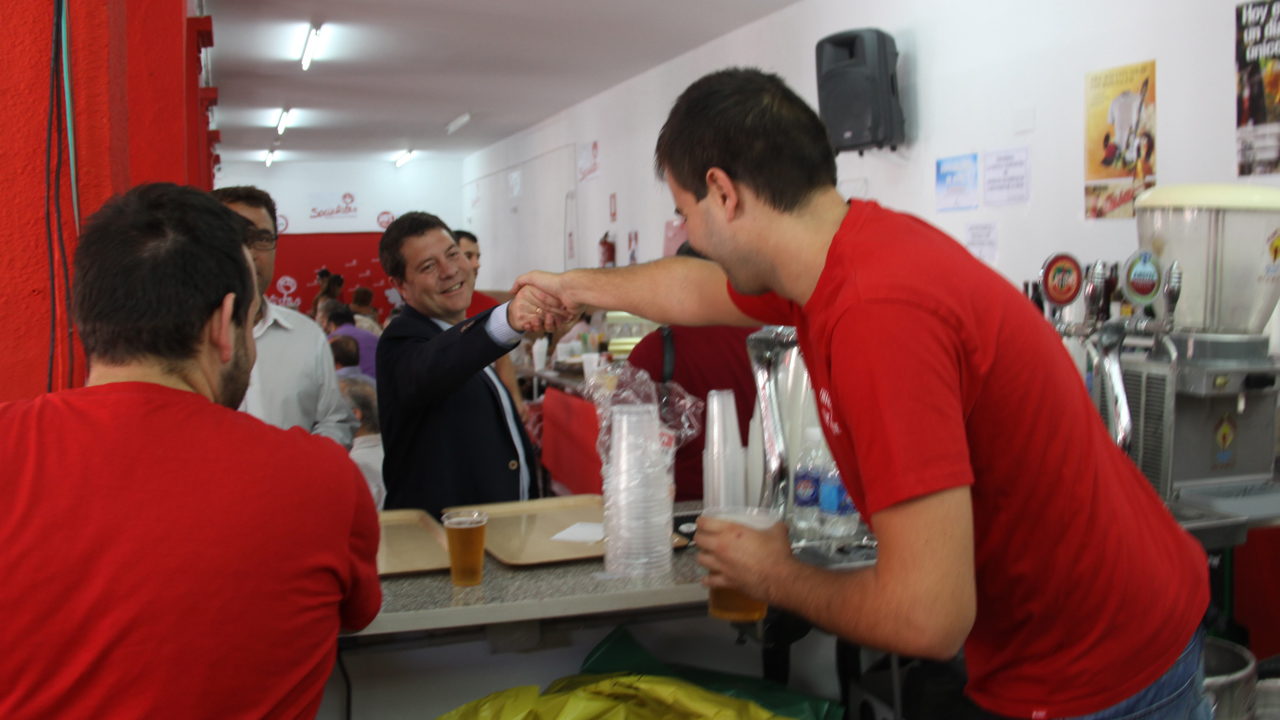 García-Page: «Los Gobiernos de Rajoy y Cospedal deben adoptar medidas urgentes para que productores y trabajadores no paguen los platos rotos del conflicto con Rusia»