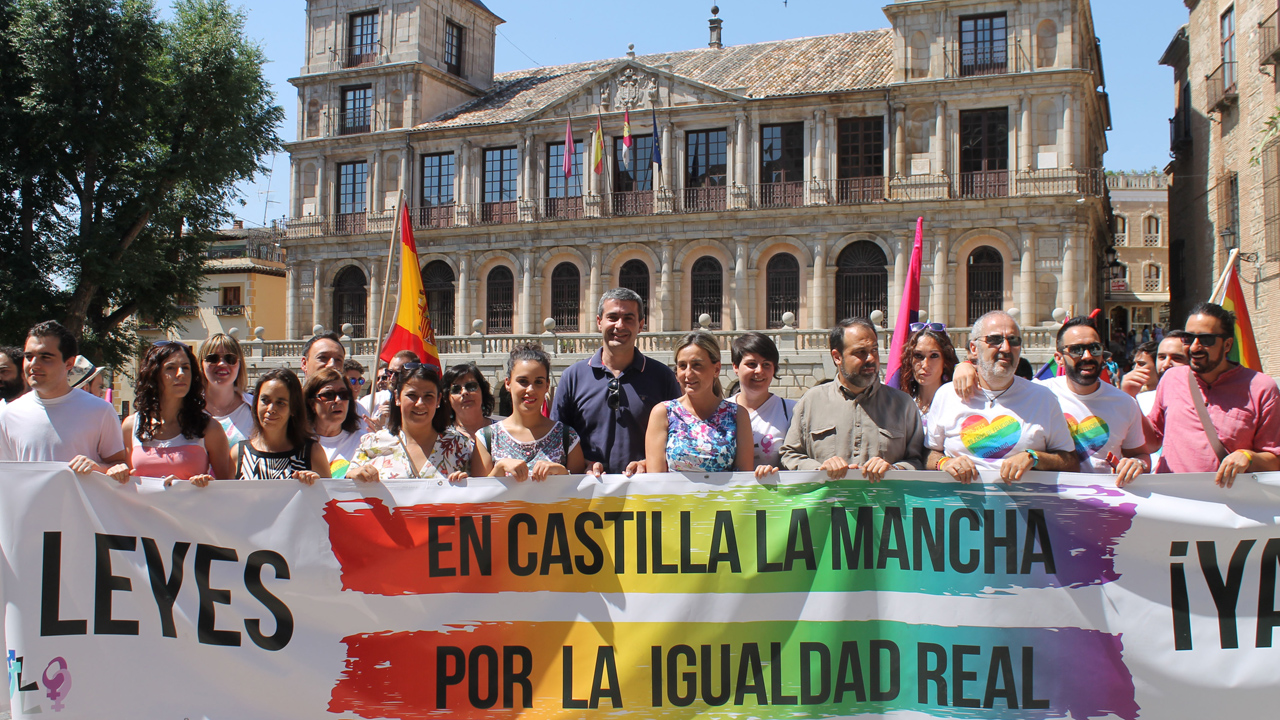 Álvaro Gutiérrez apoya la lucha por la igualdad real además de la formal de los colectivos LGTB