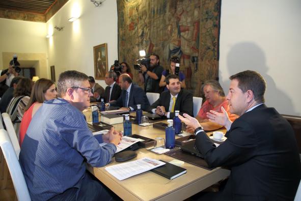 El Gobierno regional dará “prioridad presupuestaria” y “seguridad jurídica” a las personas dependientes