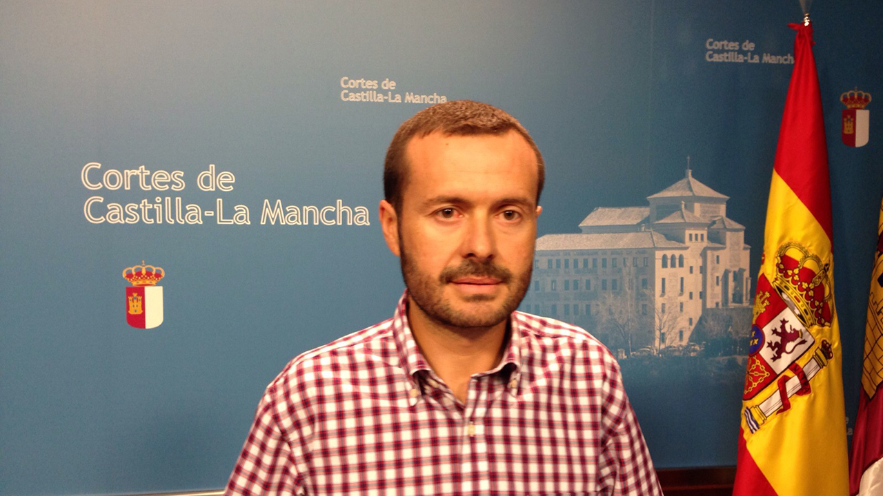 Escudero: “Hemos pasado de un gobierno, el de Cospedal, que castigaba a las personas,al del presidente Page que va a cuidar de ellas”