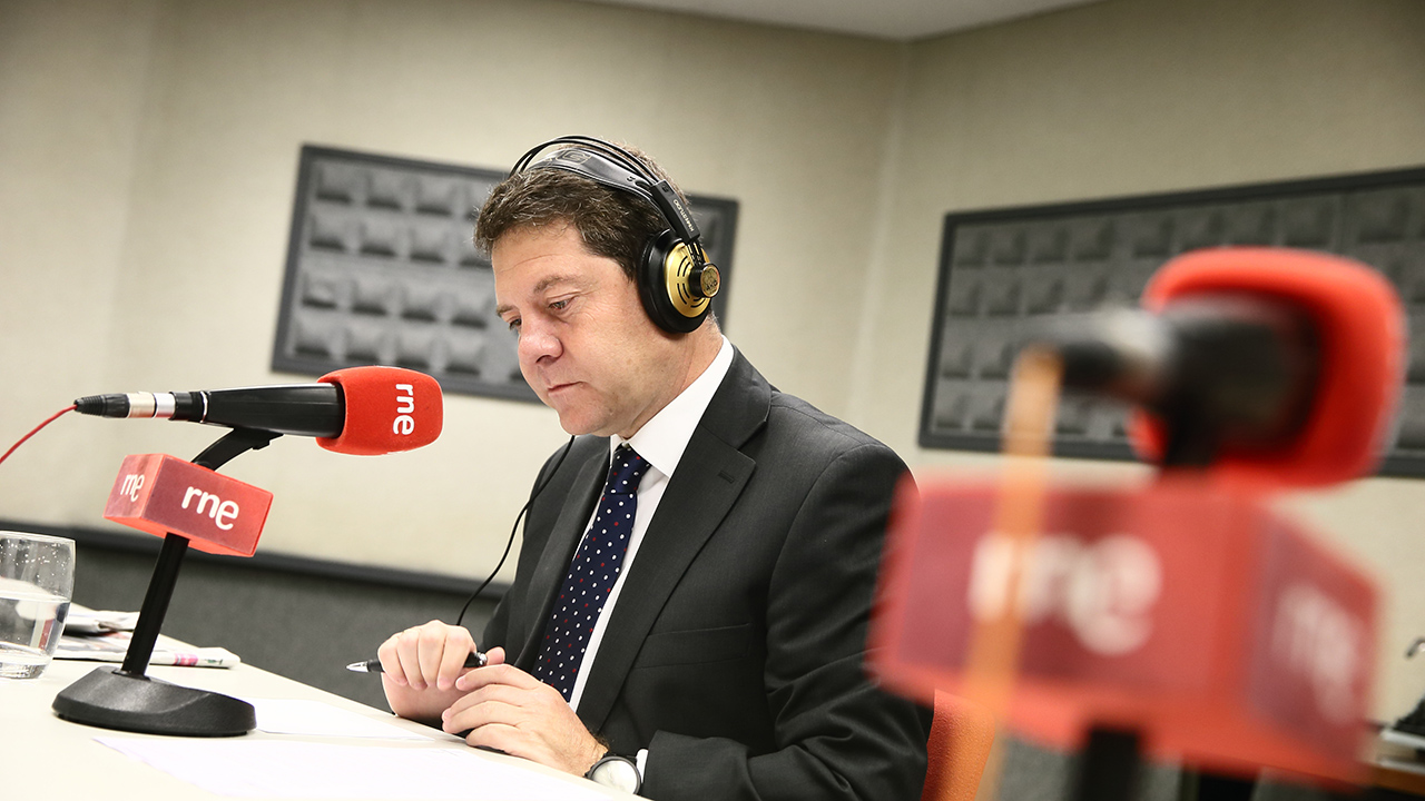 Page firmará un convenio para que los jóvenes de la región se beneficien de los descuentos del transporte público de la Comunidad de Madrid