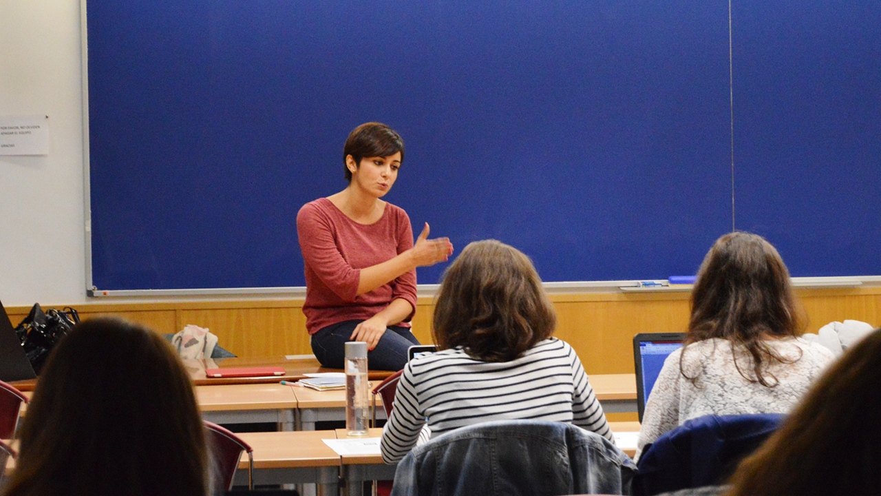 Isabel Rodríguez: «Políticos y periodistas debemos recuperar el modelo informativo que ha dilapidado Rajoy”