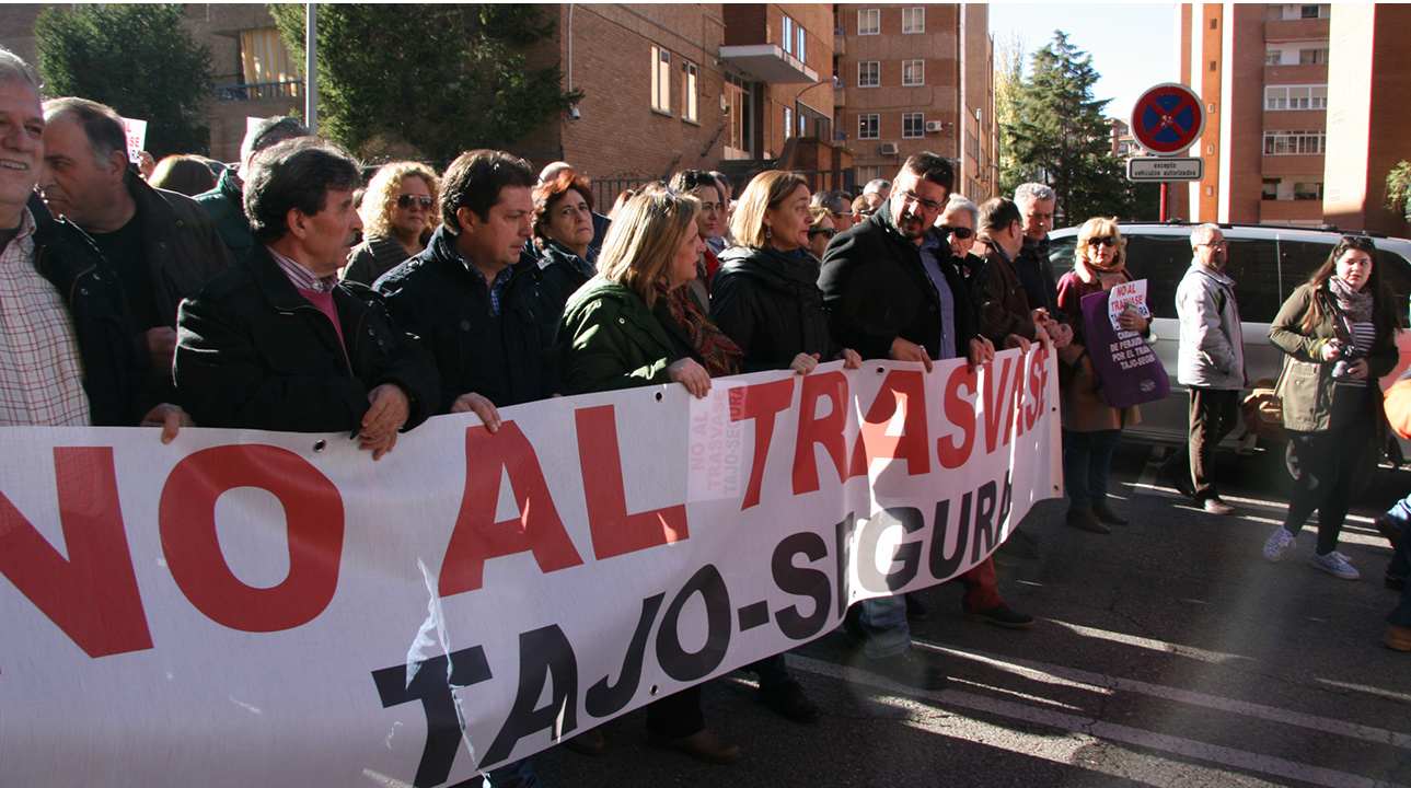 “Mientras García-Page propone la necesidad de unirnos para defender el agua, Cospedal se va a hacer campaña a Murcia”